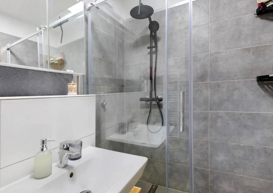 Charmentes Privatzimmer Mit Kueche, Naturgebiet ดุสเซลดอร์ฟ ภายนอก รูปภาพ